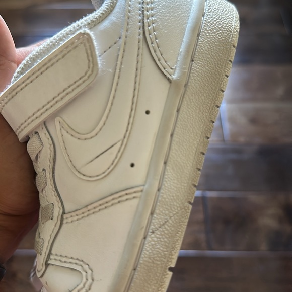 Kids Nike shoes - Picture 3 of 3